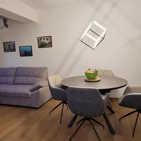 Apartment Svir Deluxe No 8